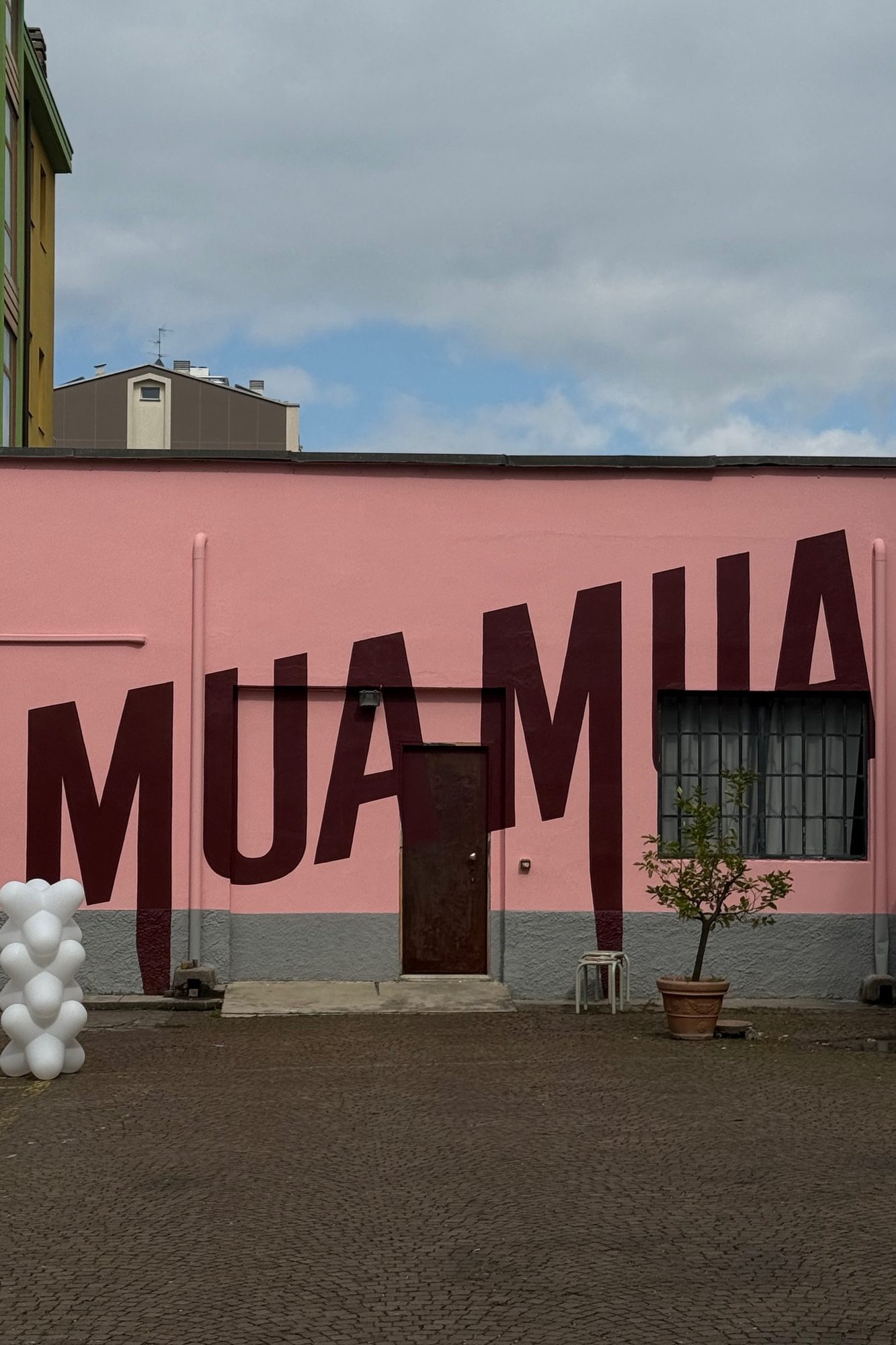 tom-dixon-mua-mua-hotel-fassade-mailand-2026
