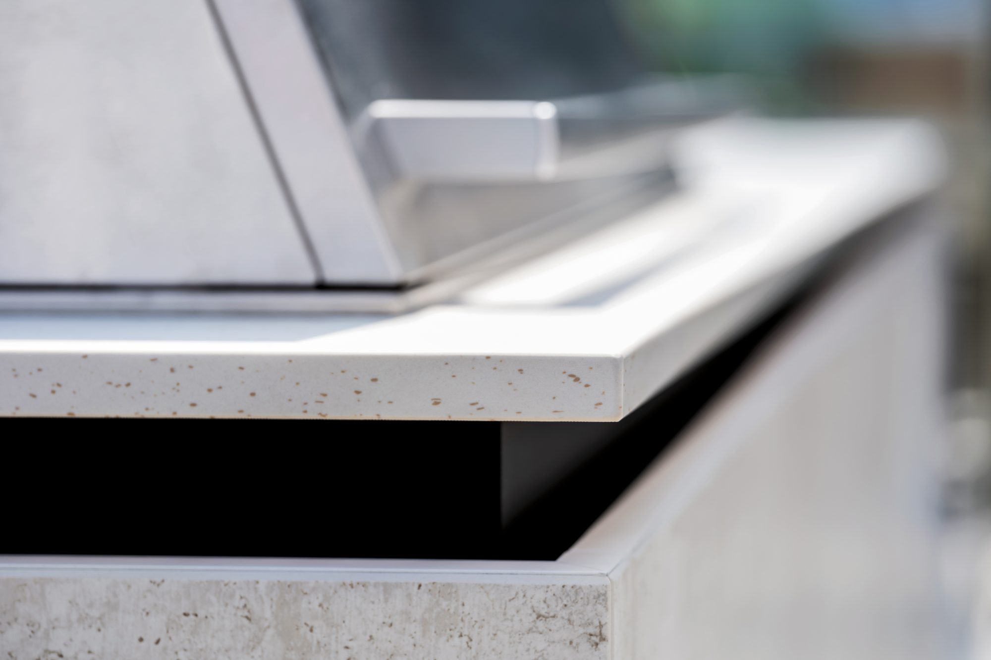 burn-sol-outdoorkueche-keramik-arbeitsplatte